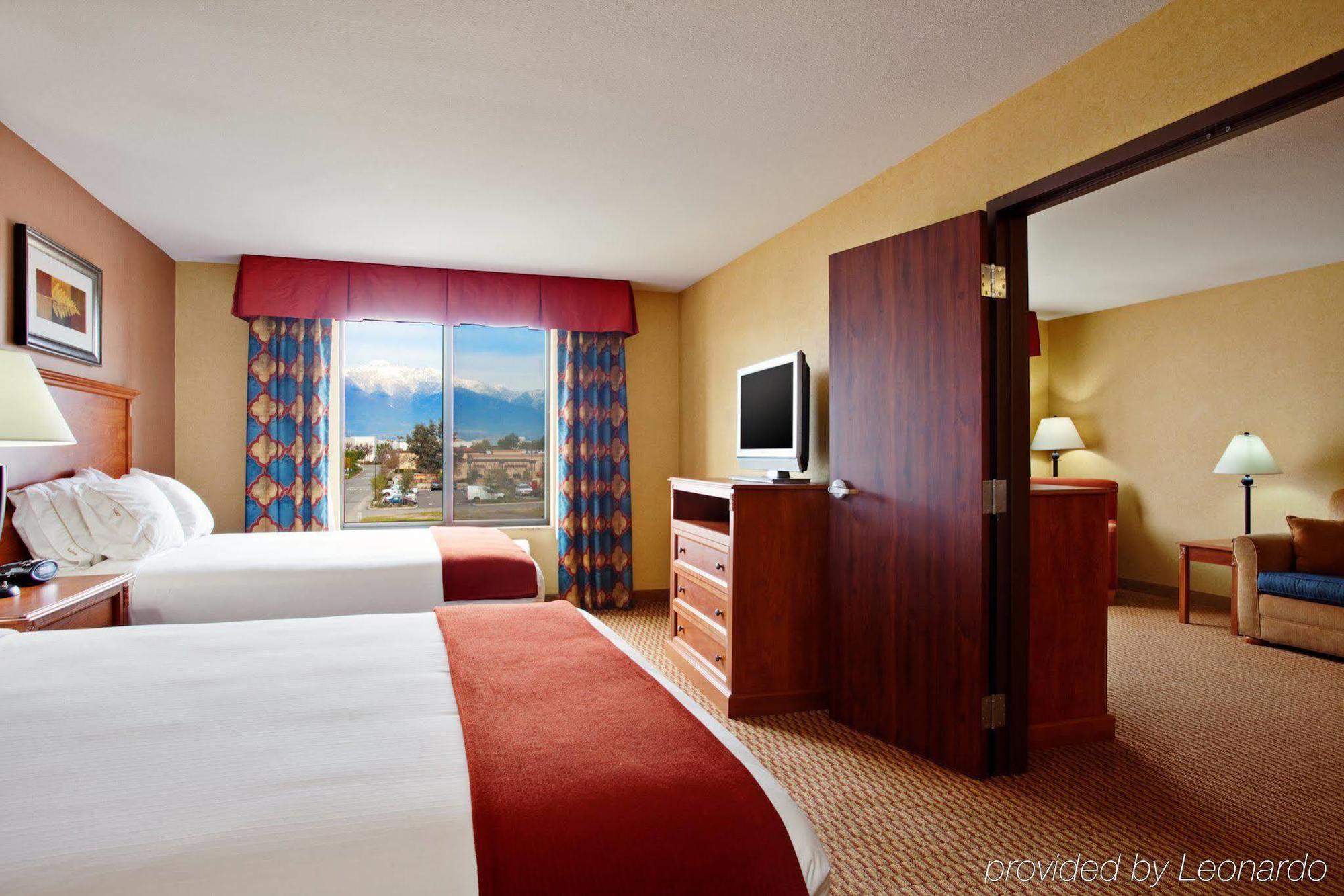 Holiday Inn Express Ontario By Ihg Creekside Zewnętrze zdjęcie